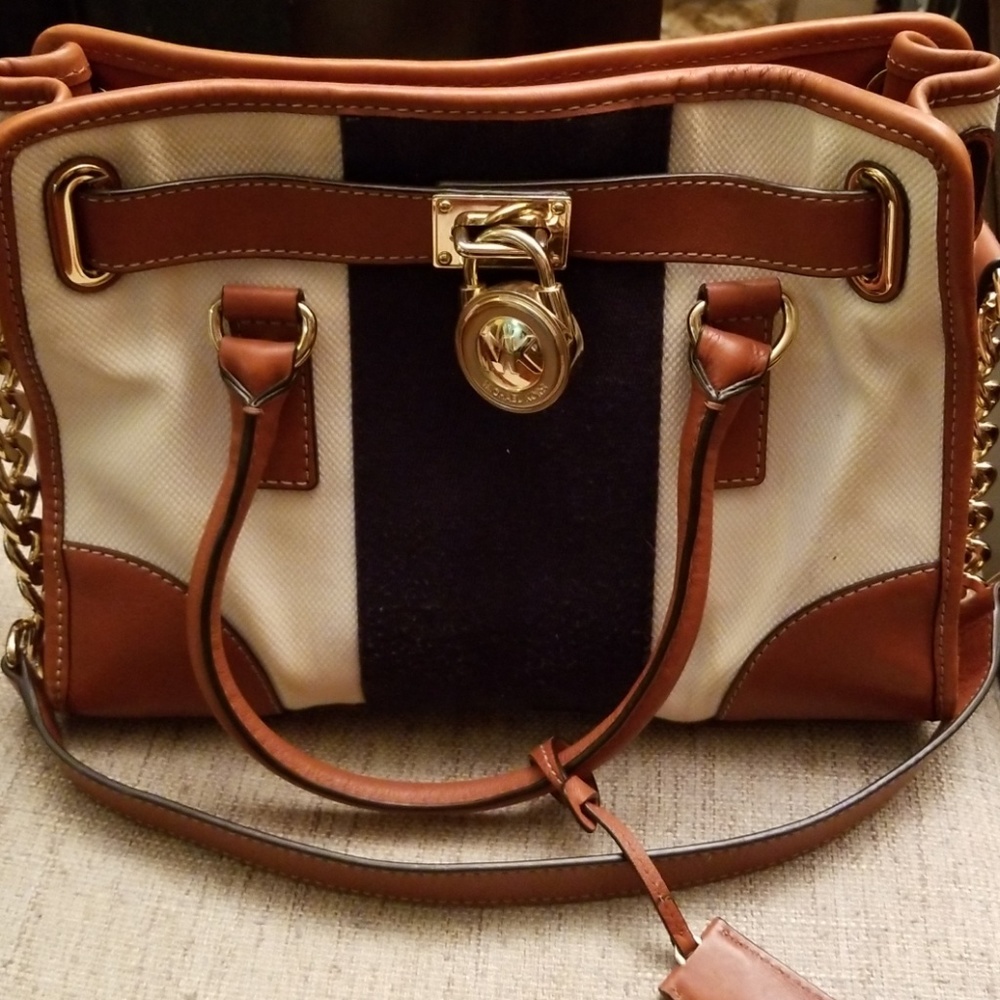 Medium sized tote bag/shoulder bag